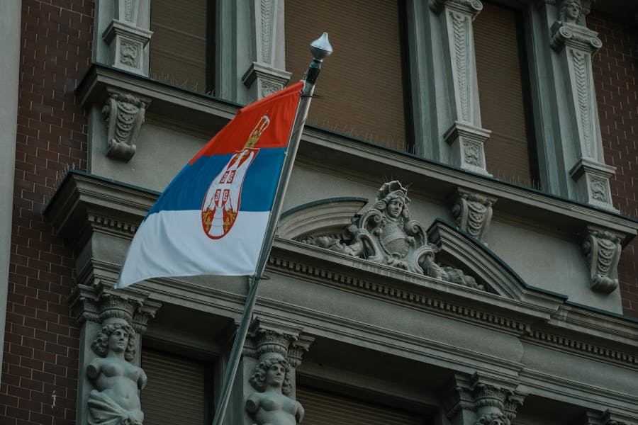 Uloga nacionalnih simbola u javnim ustanovama!